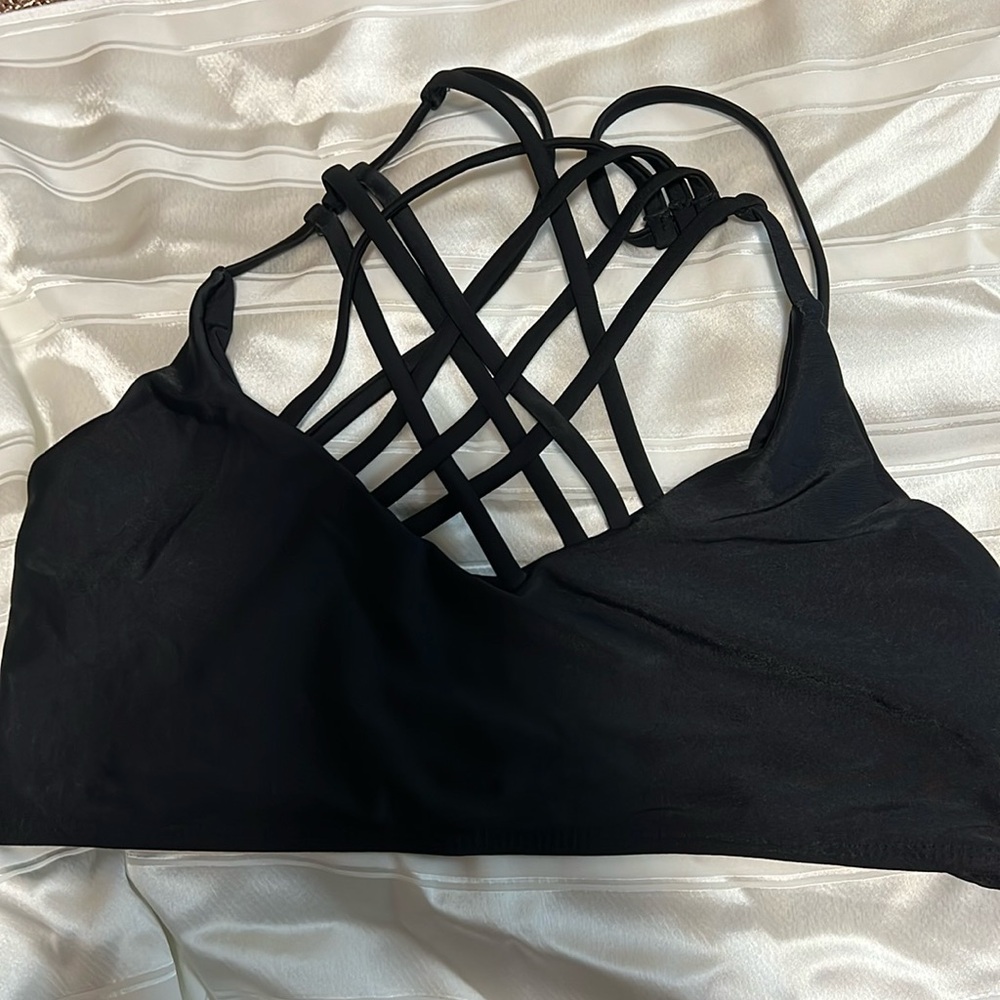 Top black  M never use